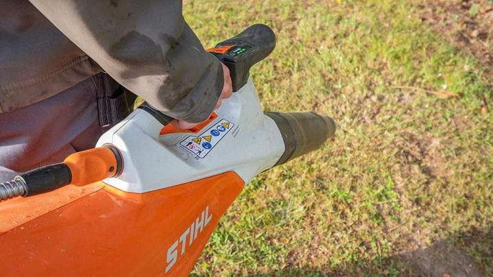 Souffleur à batterie pour entretien extérieur Lamblore 