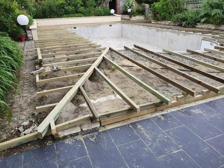 Construction rebord piscine Lamblore