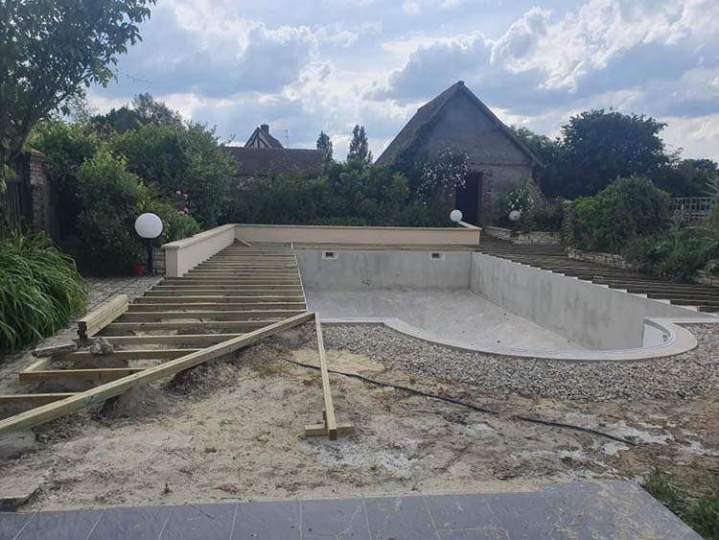 Construction de piscine Lamblore