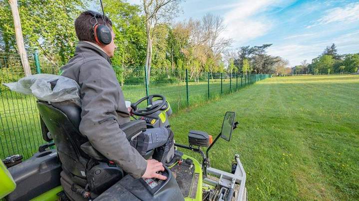 Entretien pelouse Lamblore